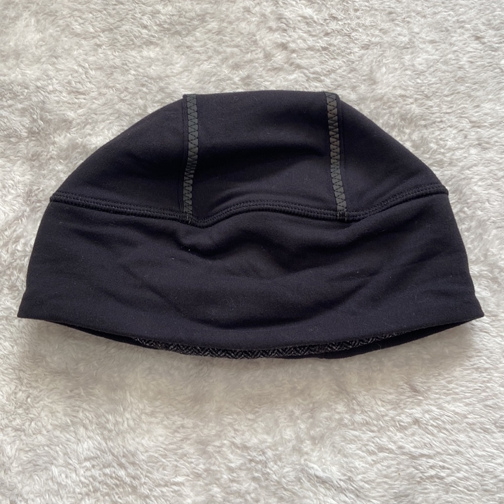 Ivivva by Lululemon reversible toque with ponytail hole grey and black size xs. - Picture 5 of 6